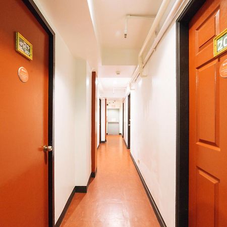 Hotel RedDoorz @ Rosario Street Bacolod Exterior foto
