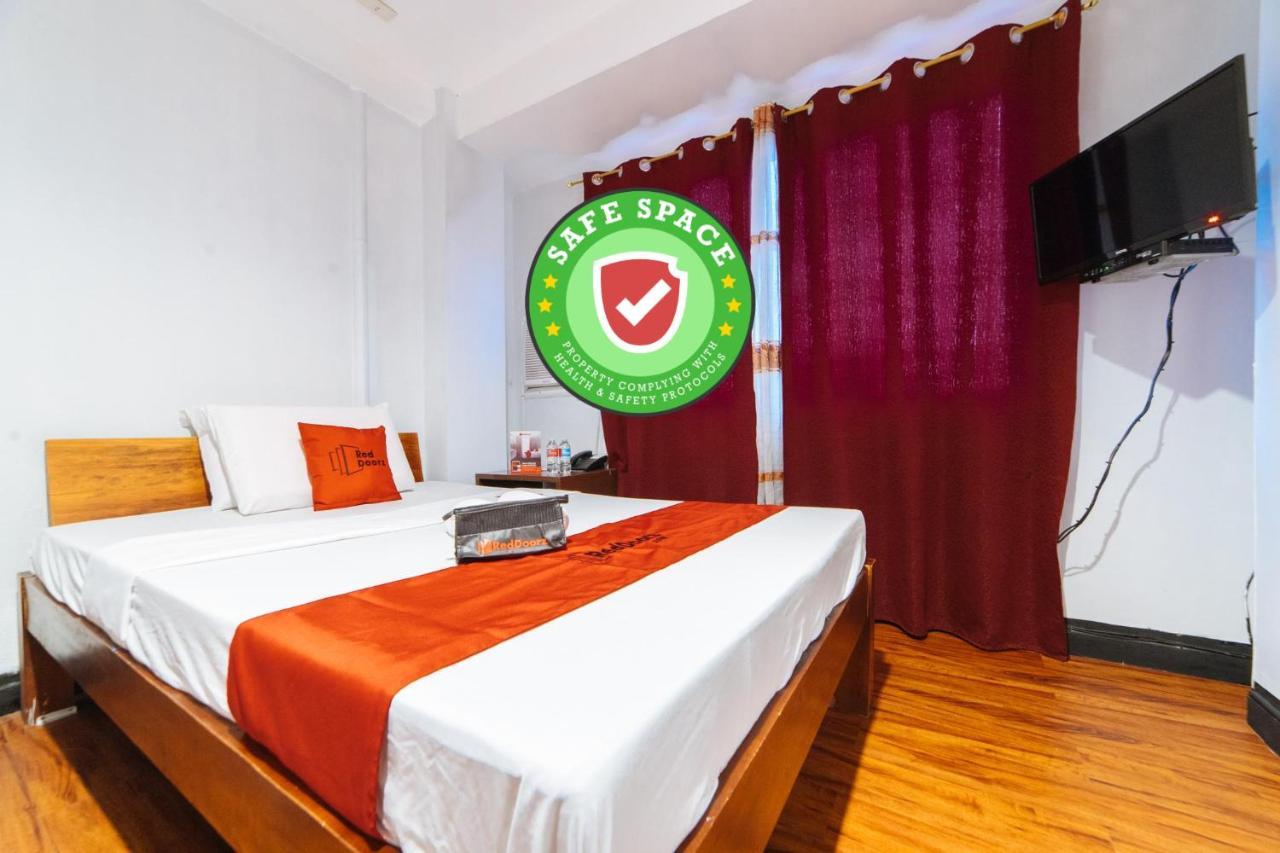 Hotel RedDoorz @ Rosario Street Bacolod Exterior foto