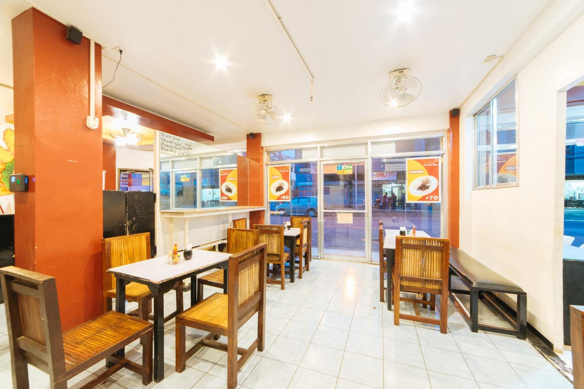 Hotel RedDoorz @ Rosario Street Bacolod Exterior foto