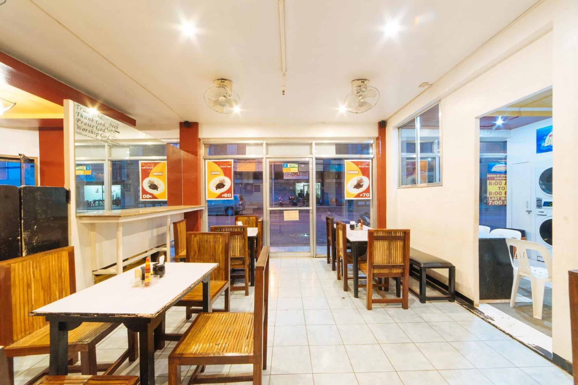 Hotel RedDoorz @ Rosario Street Bacolod Exterior foto