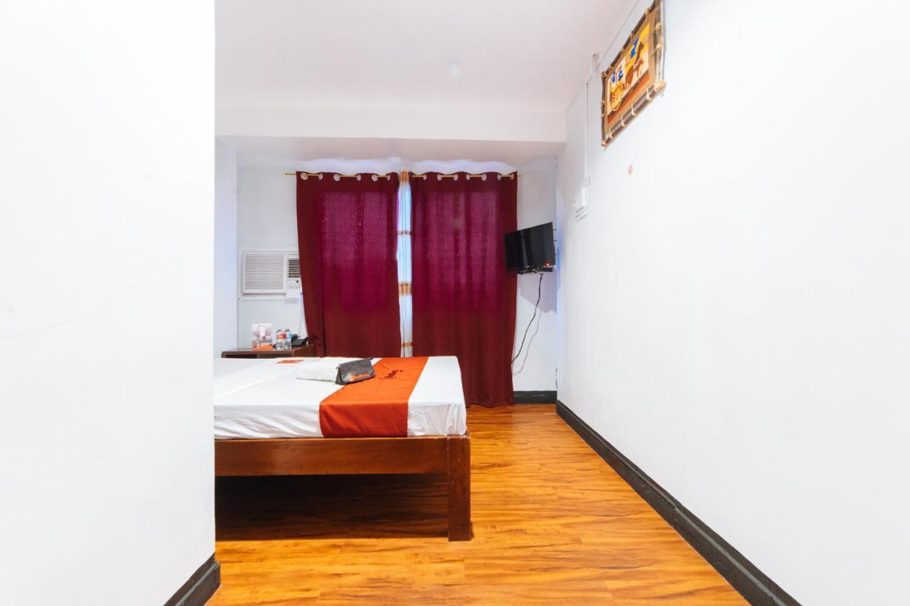 Hotel RedDoorz @ Rosario Street Bacolod Exterior foto