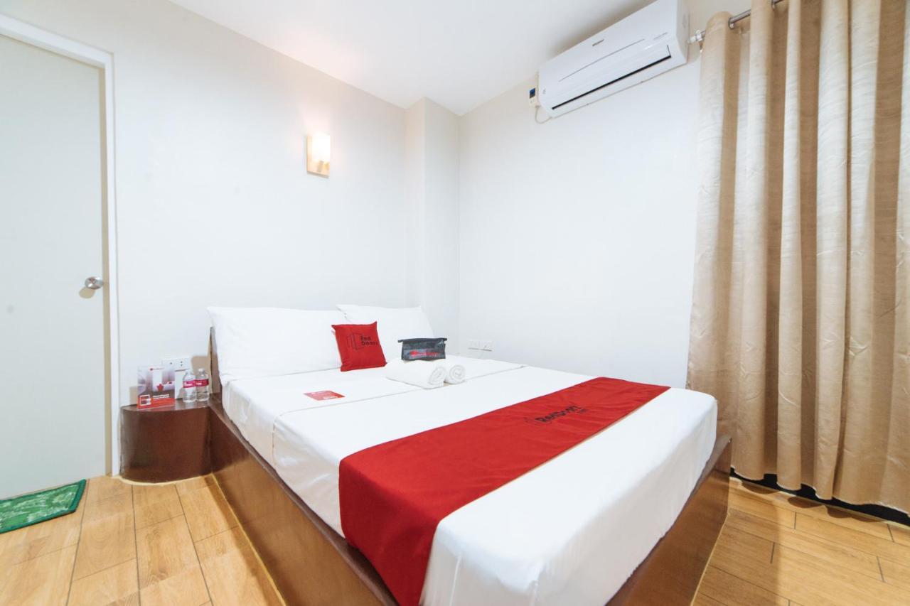 Hotel RedDoorz @ Rosario Street Bacolod Exterior foto