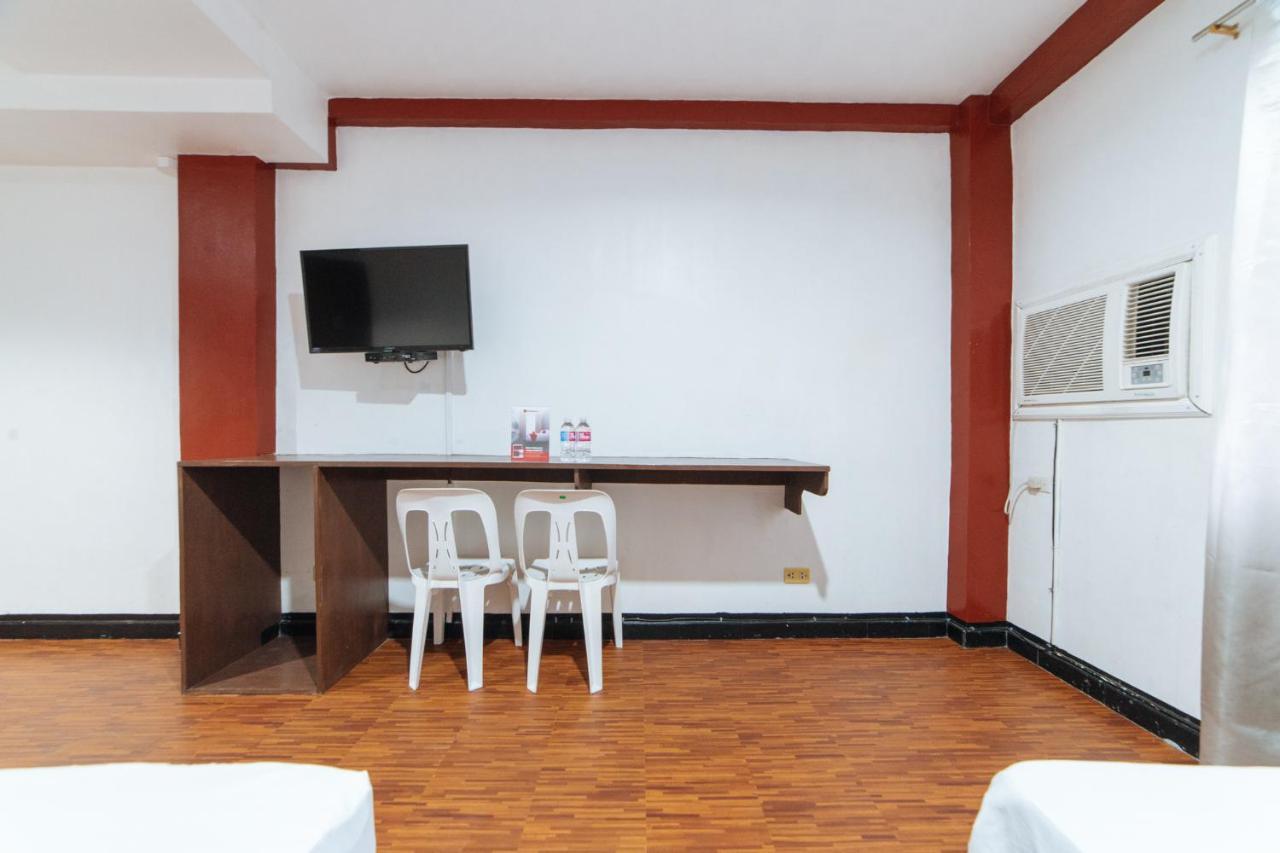 Hotel RedDoorz @ Rosario Street Bacolod Exterior foto