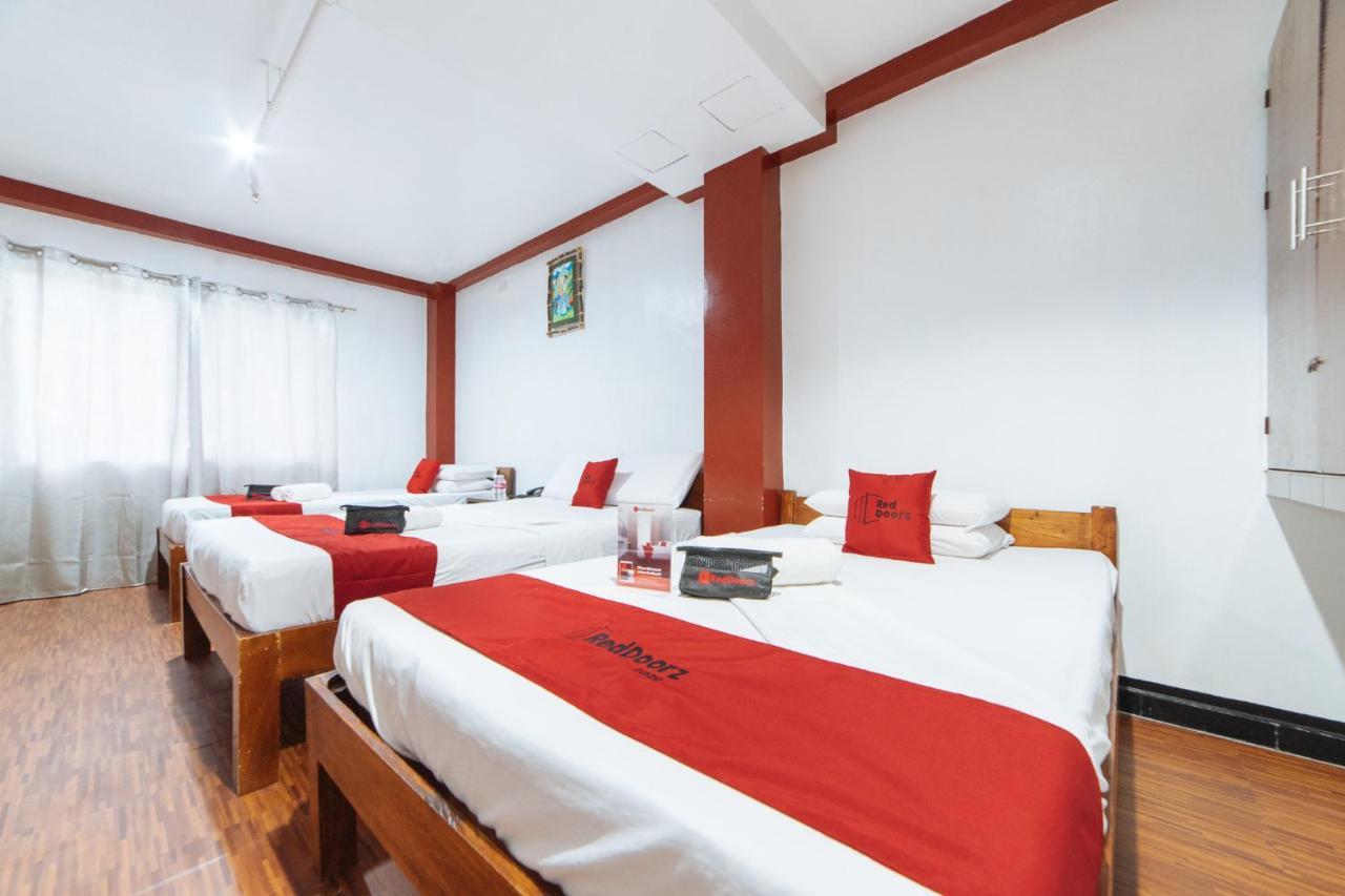 Hotel RedDoorz @ Rosario Street Bacolod Exterior foto