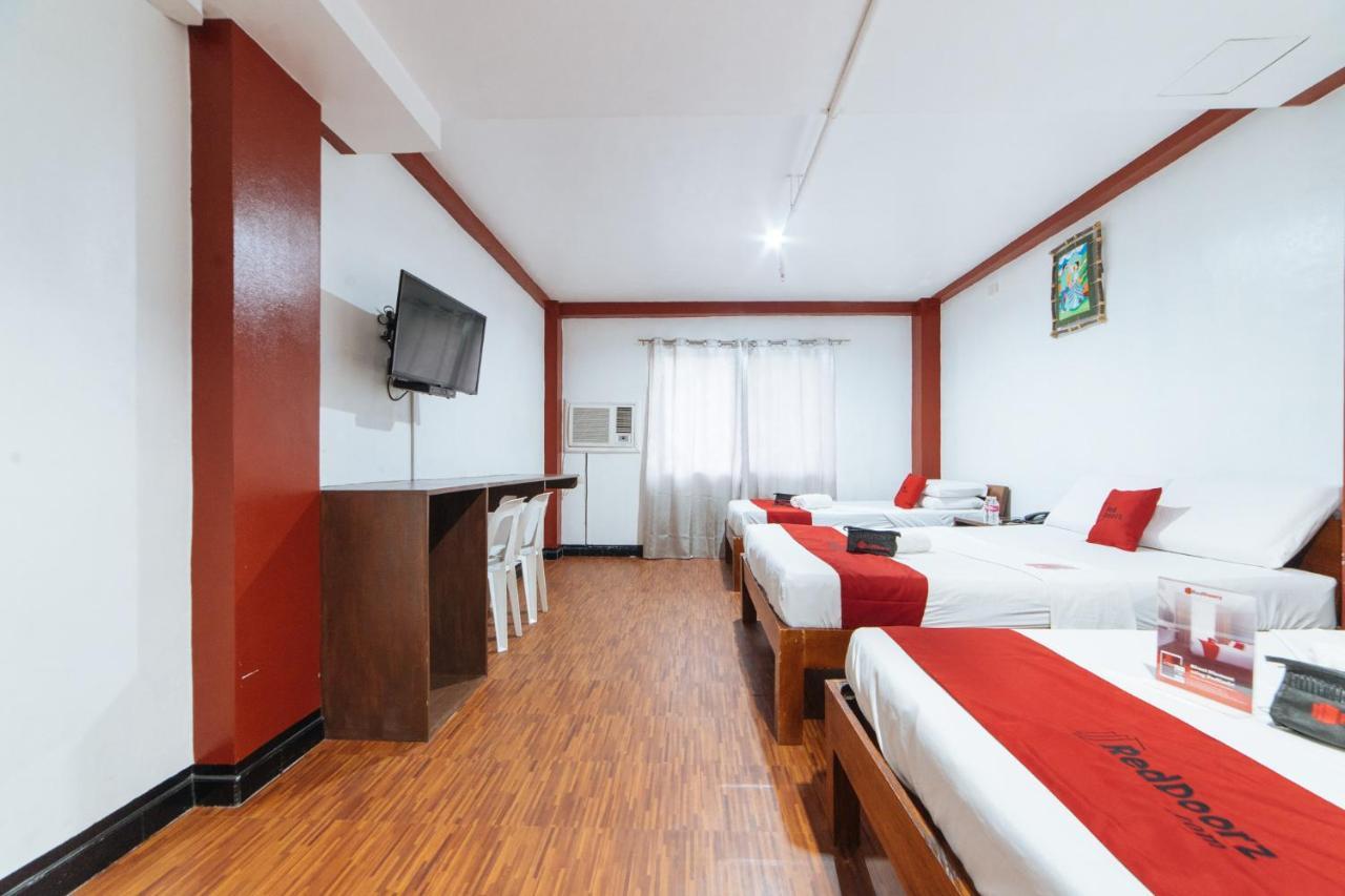Hotel RedDoorz @ Rosario Street Bacolod Exterior foto