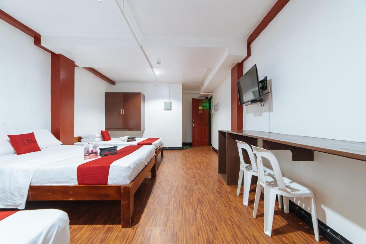 Hotel RedDoorz @ Rosario Street Bacolod Exterior foto